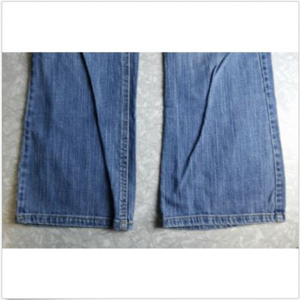 Old Navy Maternity Bootcut Jeans, Medium Wash - Picture 4 of 8